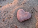 heart-rock-on-the-beach